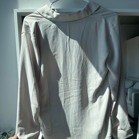 Aritzia Babaton Monocle Shirt NWOT - Picture 3 of 4